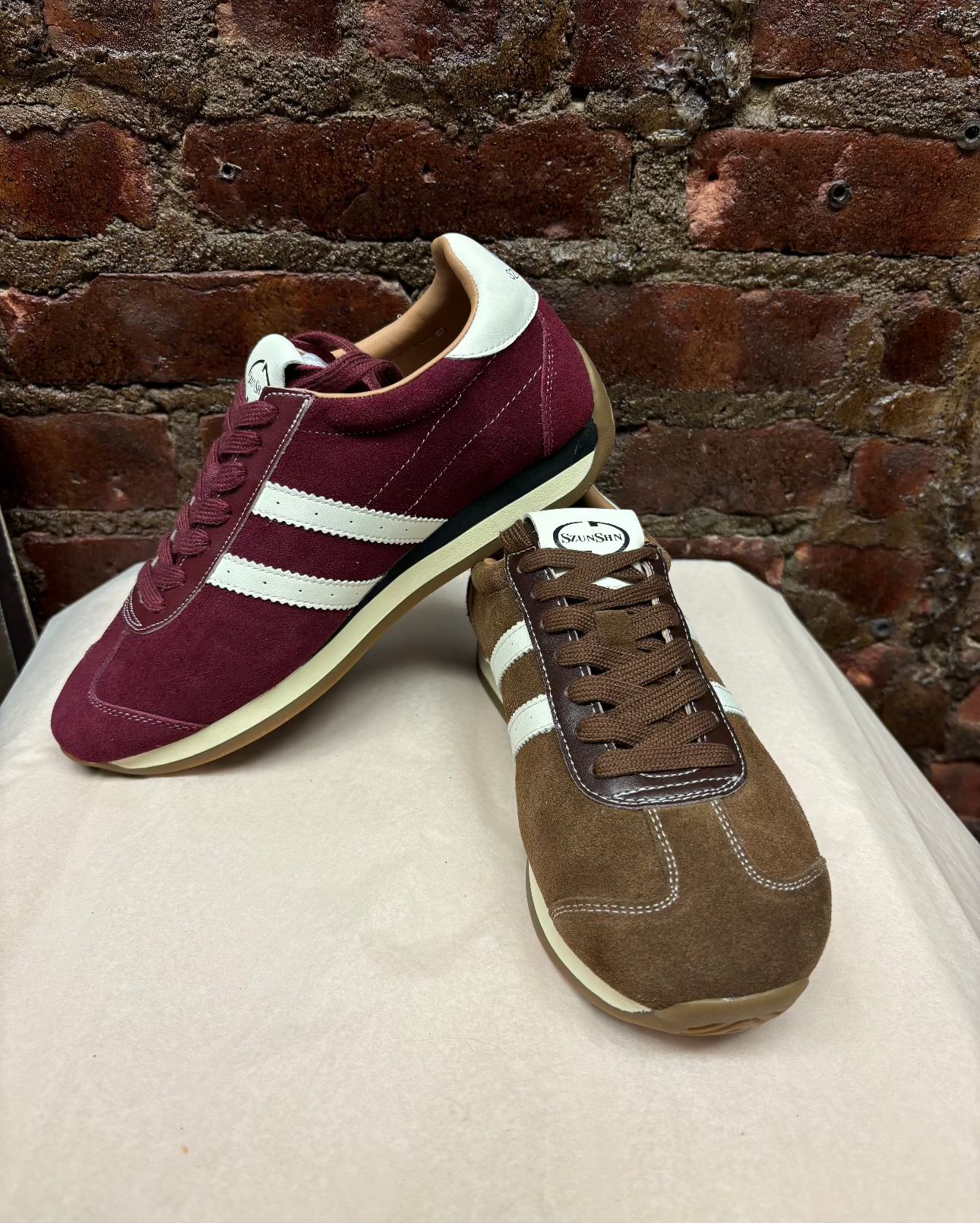 Suede, vintage double striped sneakers