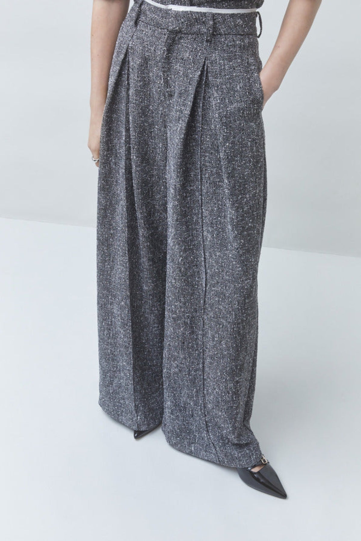 JERK Wide-leg darted pants with sequins
