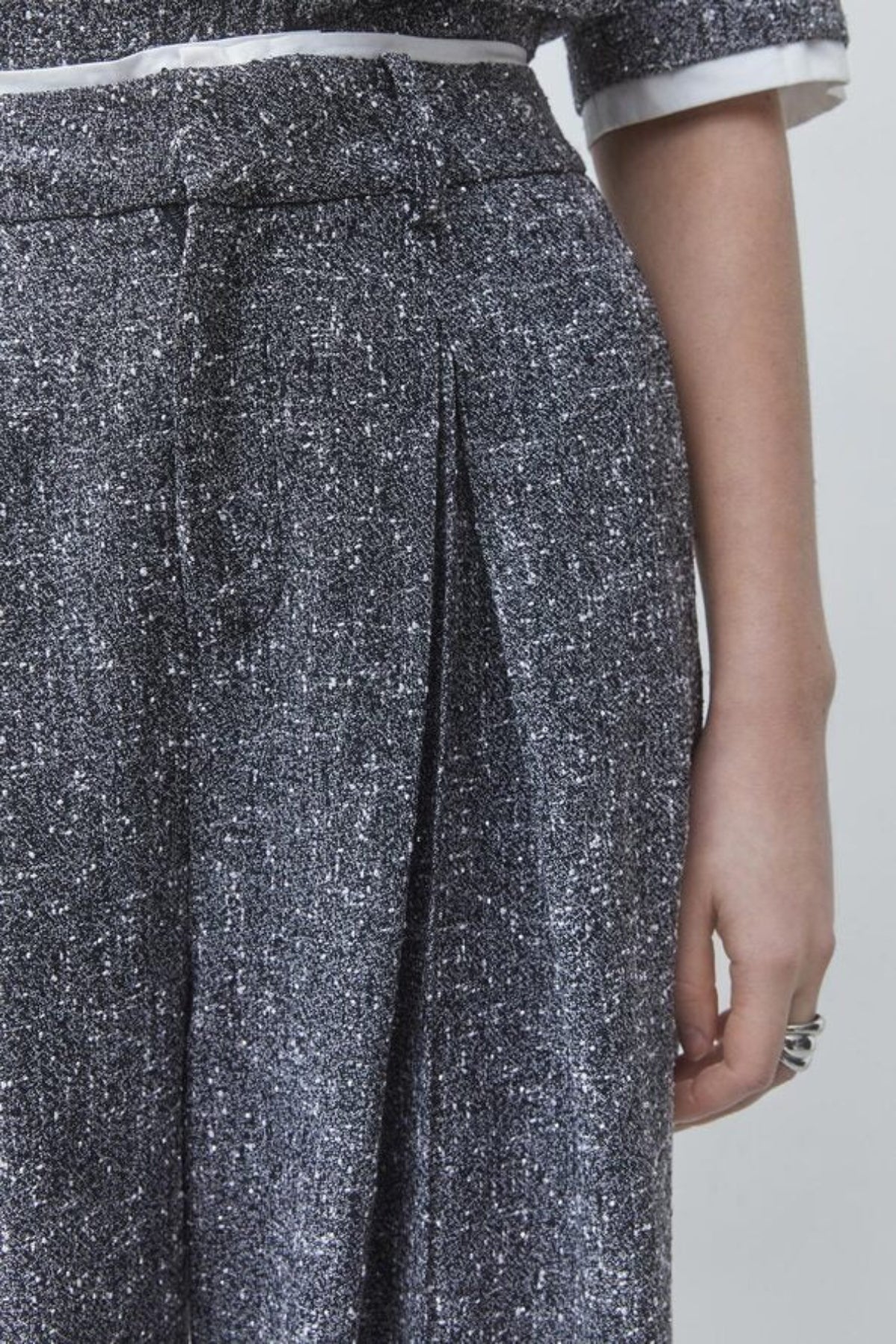 JERK Wide-leg darted pants with sequins
