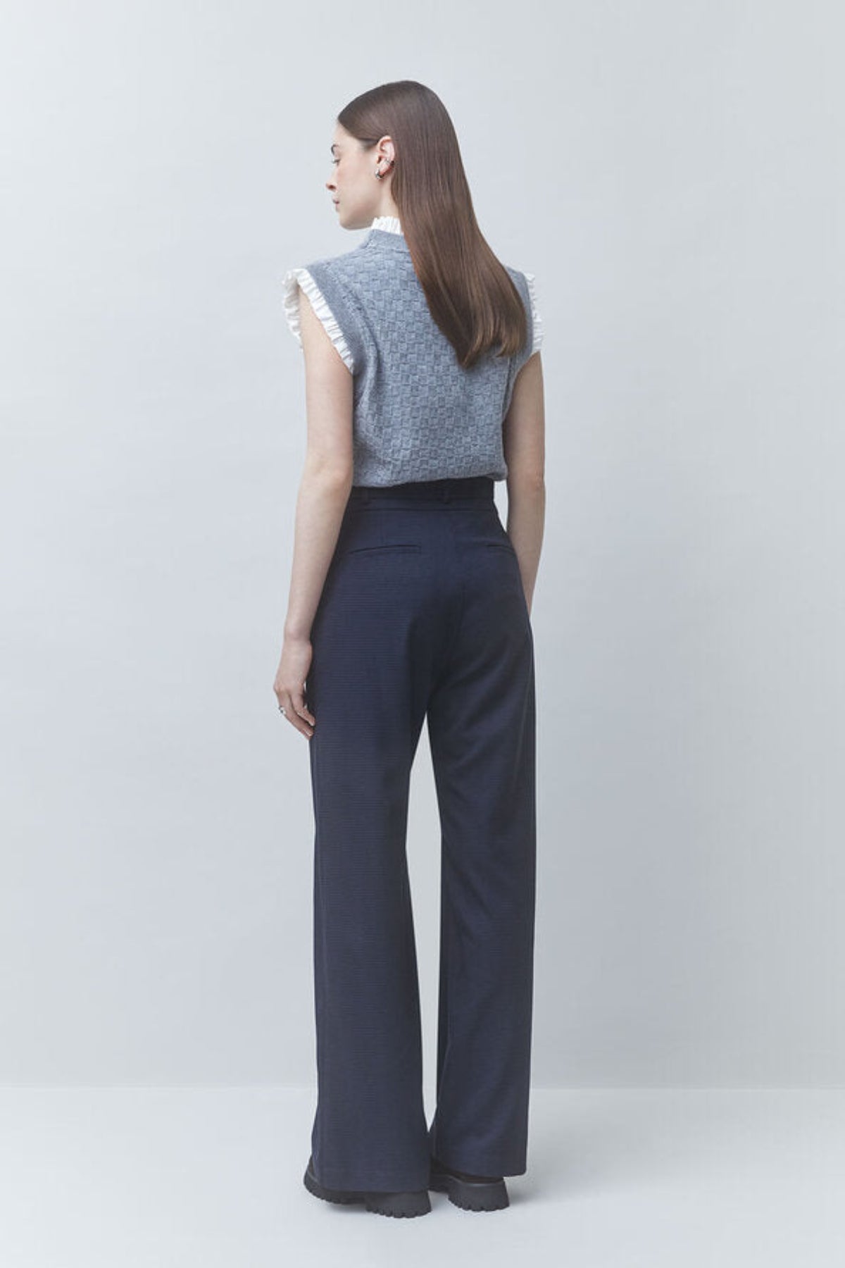 PIREO Short sleeveless jumper with ruffle details