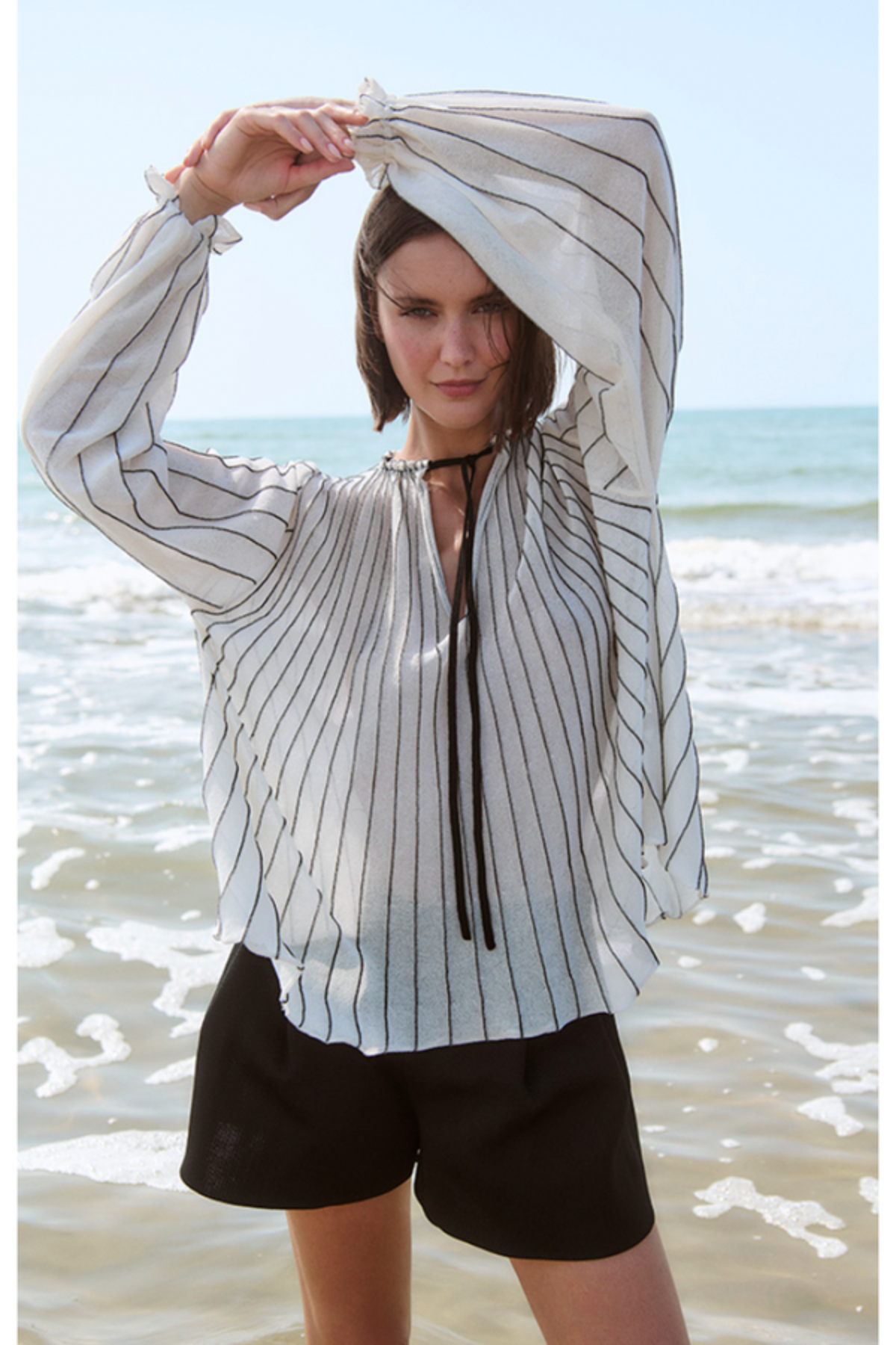 Radical Knitted Blouse Ecru