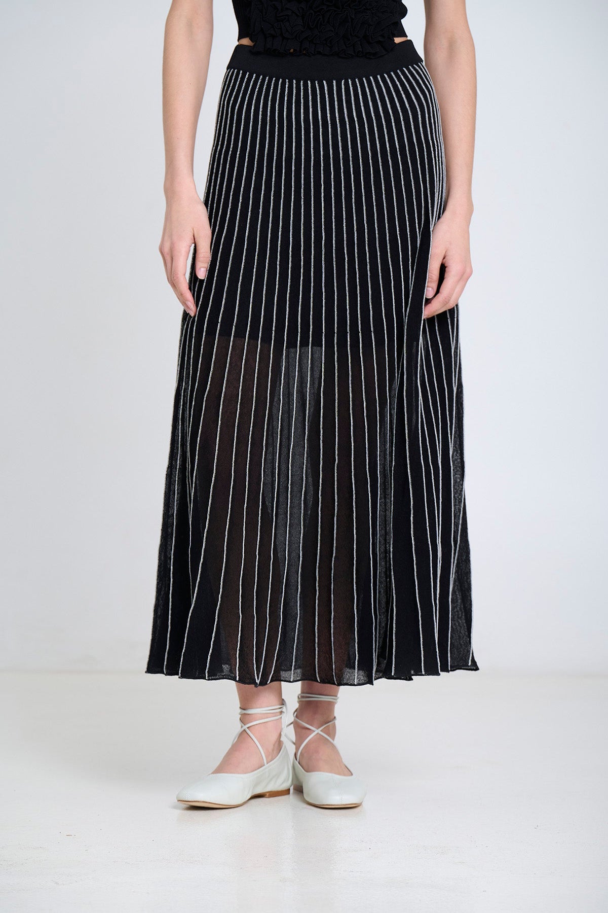 Midi radial skirt